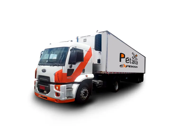 Carreta Cavalo Ford da frota P&eacute;tala Express para cargas maiores