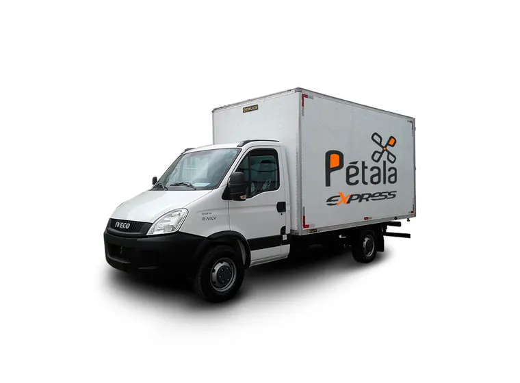 Iveco Daily da frota P&eacute;tala Express para entregas de flores e plantas
