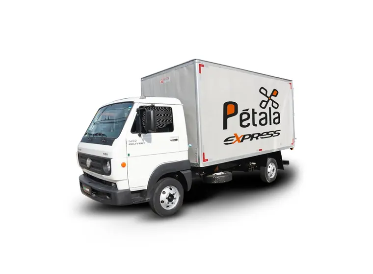 VW 5-150 Delivery da frota P&eacute;tala Express com plataforma hidr&aacute;ulica